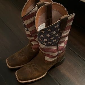 Ariat boot - distressed American flag like new